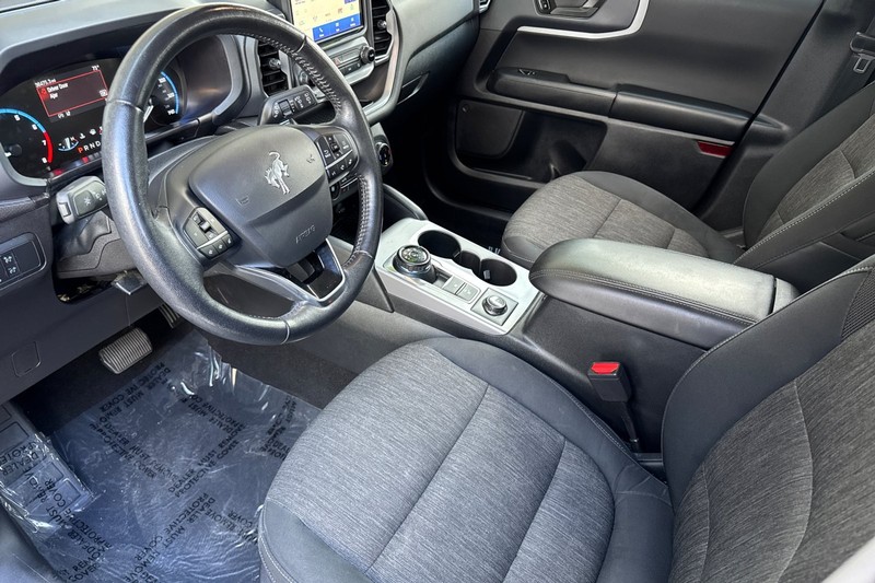 Ford Bronco Sport Vehicle Full-screen Gallery Image 11