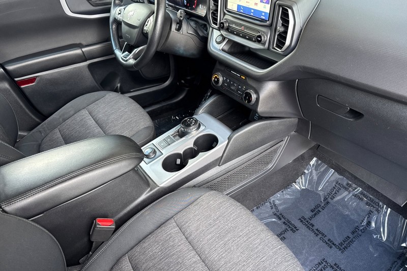 Ford Bronco Sport Vehicle Full-screen Gallery Image 16