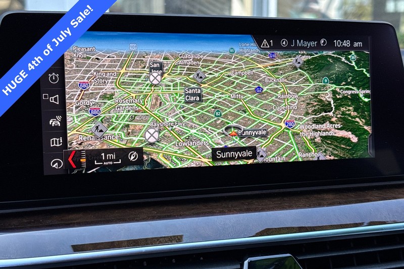 BMW 5 Series Vehicle Full-screen Gallery Image 18