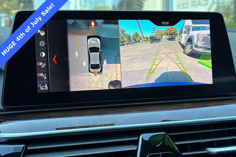 BMW 5 Series Vehicle Full-screen Gallery Image 19