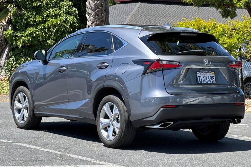 Lexus NX Vehicle Full-screen Gallery Image 06