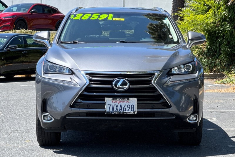 Lexus NX Vehicle Full-screen Gallery Image 09