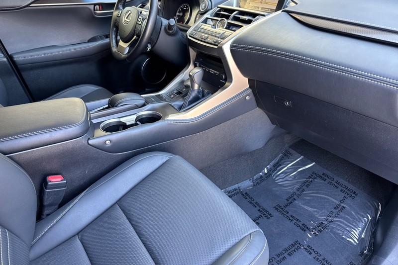 Lexus NX Vehicle Full-screen Gallery Image 16