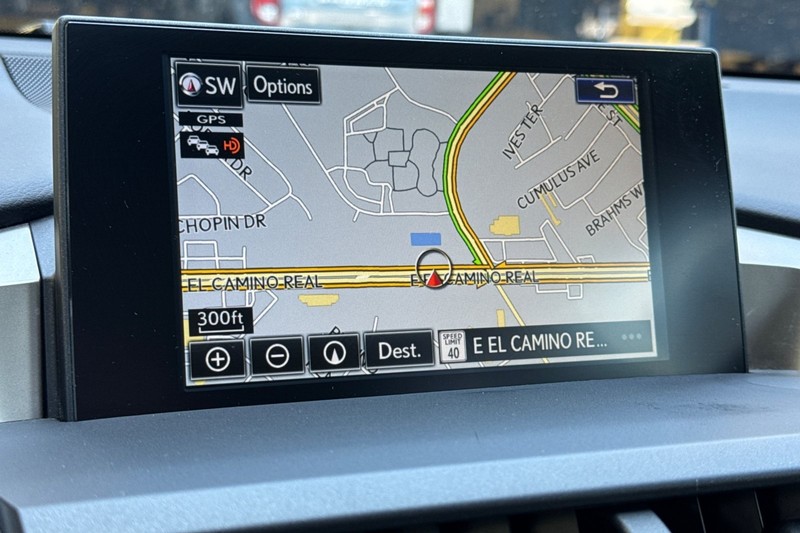 Lexus NX Vehicle Full-screen Gallery Image 19
