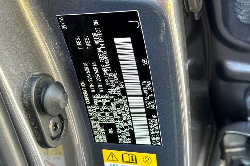 Lexus NX Vehicle Full-screen Gallery Image 29