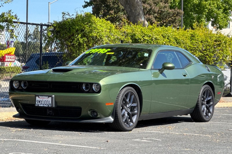 Dodge Challenger Vehicle Full-screen Gallery Image 08