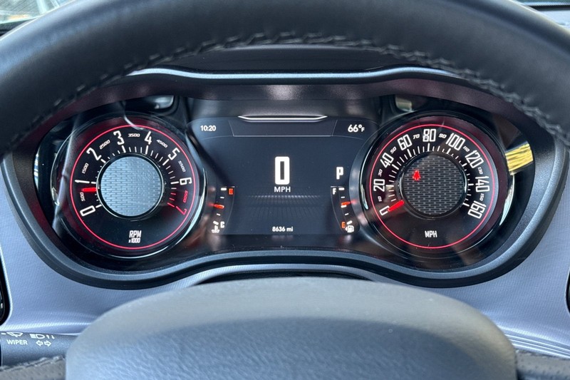 Dodge Challenger Vehicle Full-screen Gallery Image 24