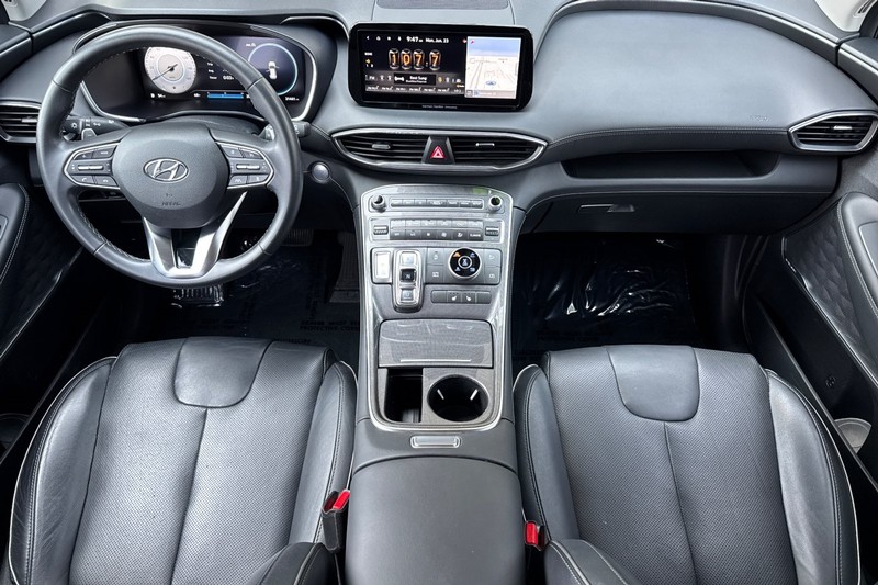 Hyundai Santa Fe Vehicle Full-screen Gallery Image 13