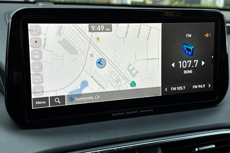 Hyundai Santa Fe Vehicle Full-screen Gallery Image 18