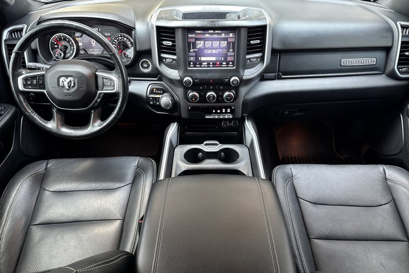 Ram 1500 Vehicle Full-screen Gallery Image 13