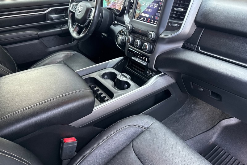 Ram 1500 Vehicle Full-screen Gallery Image 15