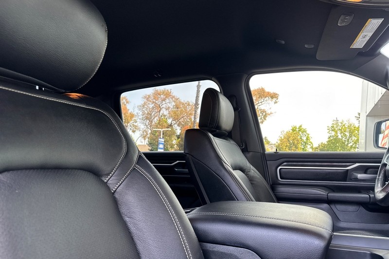 Ram 1500 Vehicle Full-screen Gallery Image 16