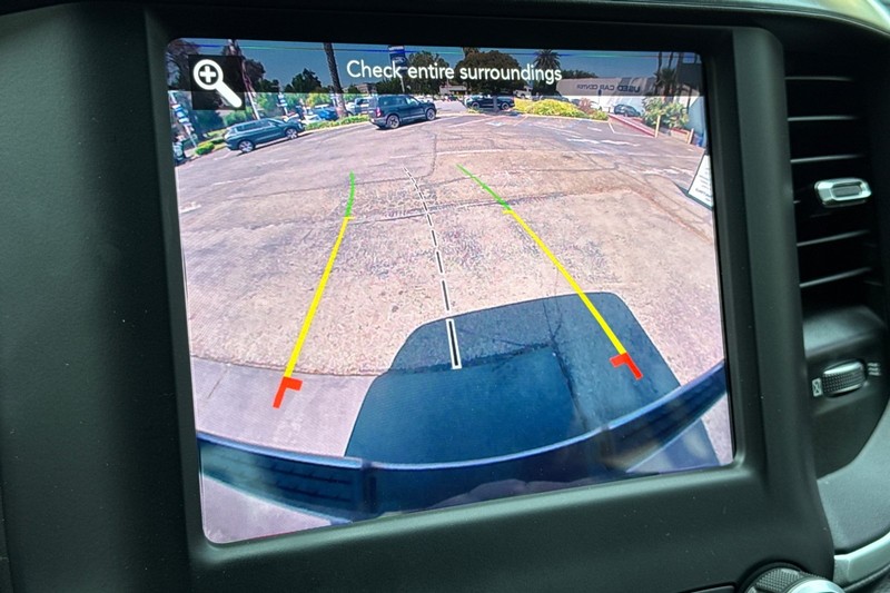 Ram 1500 Vehicle Full-screen Gallery Image 19