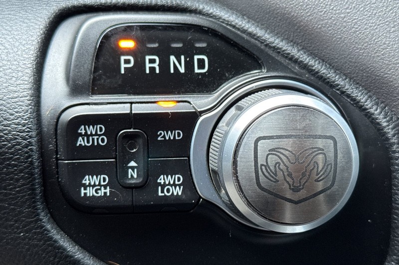 Ram 1500 Vehicle Full-screen Gallery Image 21
