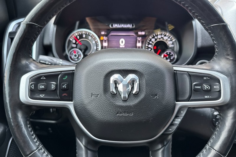 Ram 1500 Vehicle Full-screen Gallery Image 22