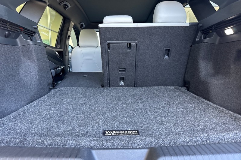 Volkswagen ID.4 Vehicle Full-screen Gallery Image 15