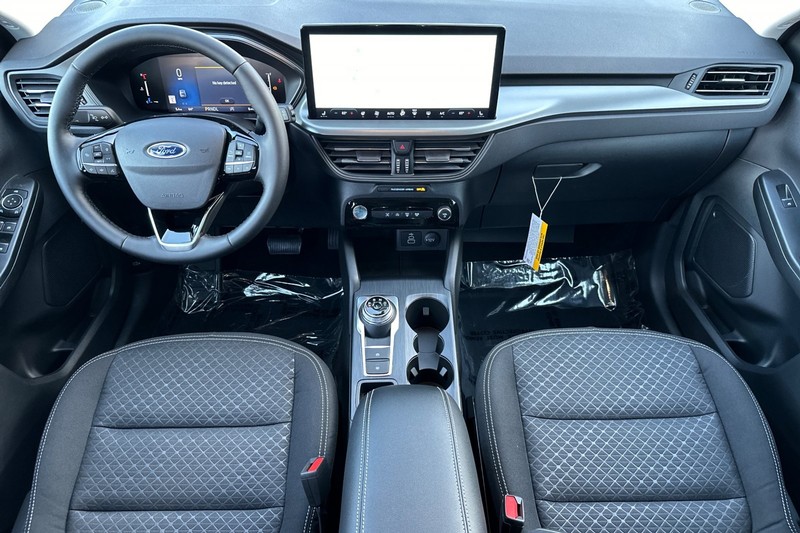 Ford Escape Vehicle Full-screen Gallery Image 11