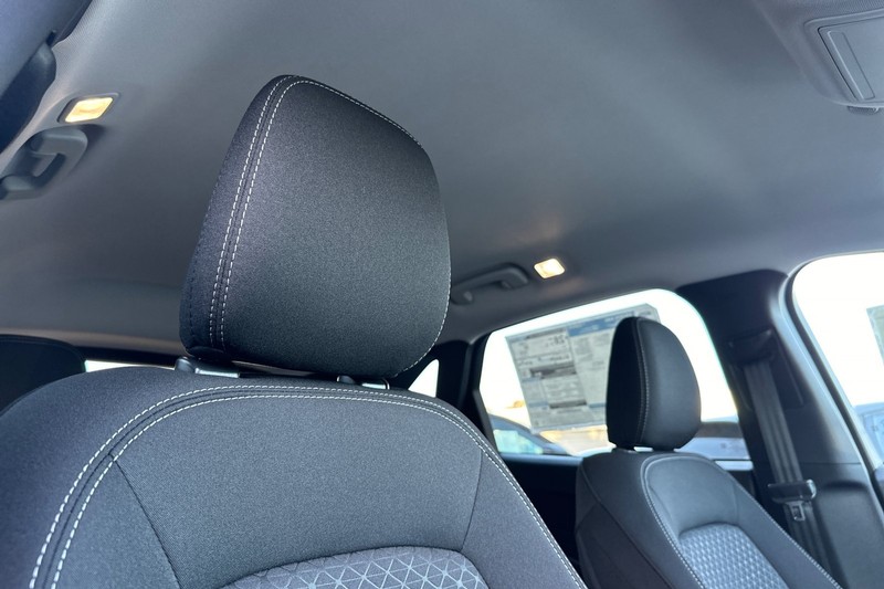 Ford Escape Vehicle Full-screen Gallery Image 15