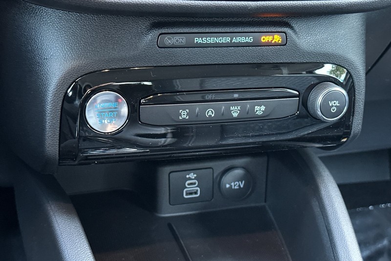 Ford Escape Vehicle Full-screen Gallery Image 19