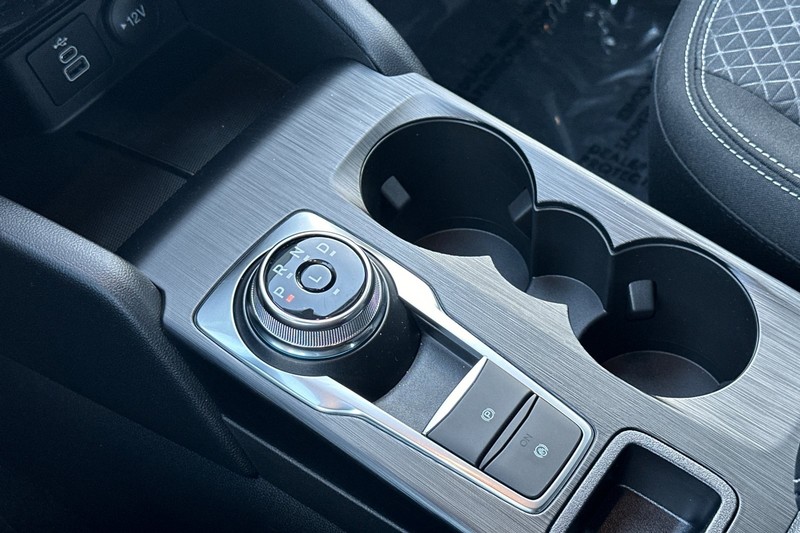 Ford Escape Vehicle Full-screen Gallery Image 20