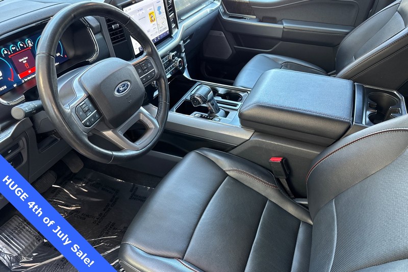 Ford F-150 Vehicle Full-screen Gallery Image 11