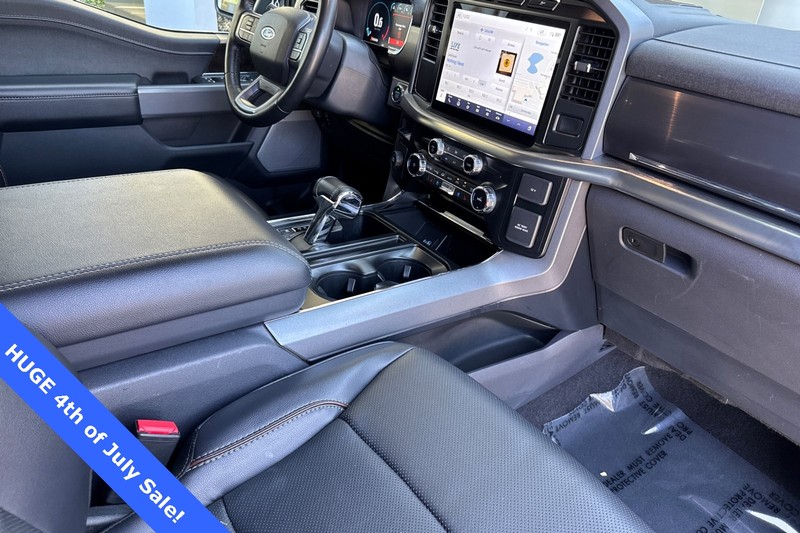 Ford F-150 Vehicle Full-screen Gallery Image 16