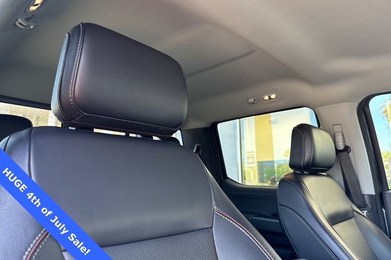 Ford F-150 Vehicle Full-screen Gallery Image 17
