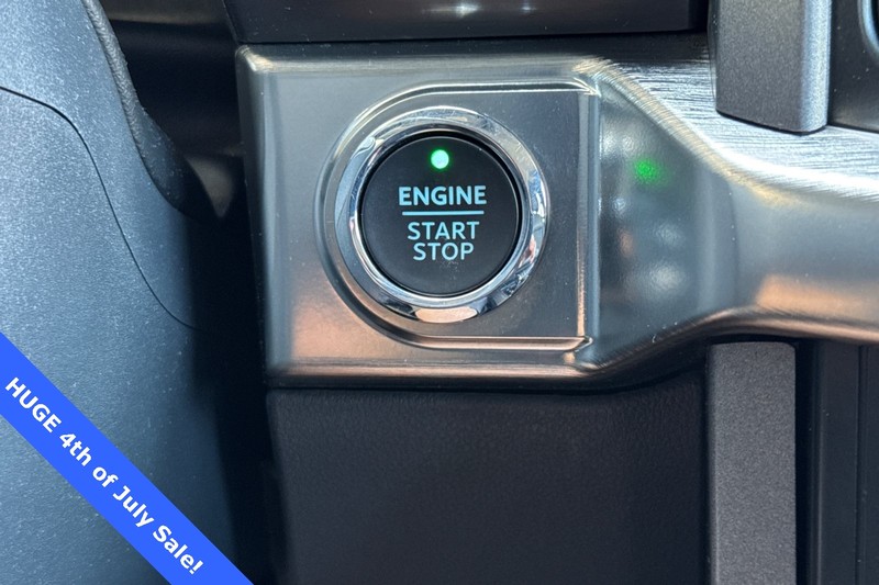 Ford F-150 Vehicle Full-screen Gallery Image 23