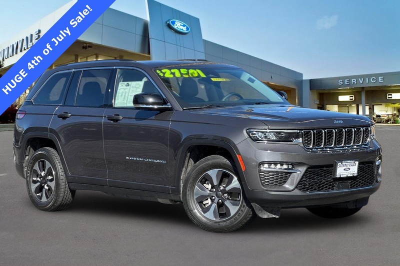 Jeep Grand Cherokee 4xe Vehicle Full-screen Gallery Image 02