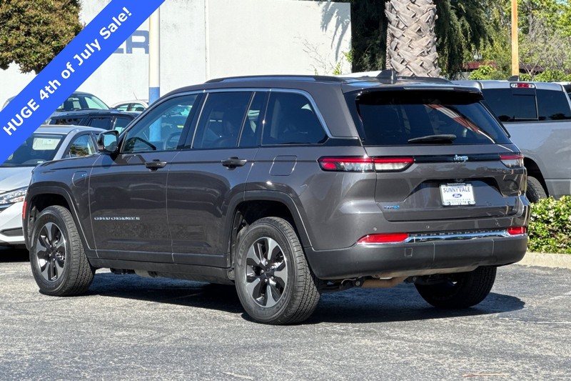 Jeep Grand Cherokee 4xe Vehicle Full-screen Gallery Image 06