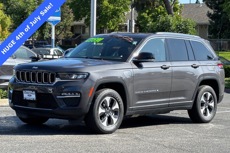 Jeep Grand Cherokee 4xe Vehicle Full-screen Gallery Image 08