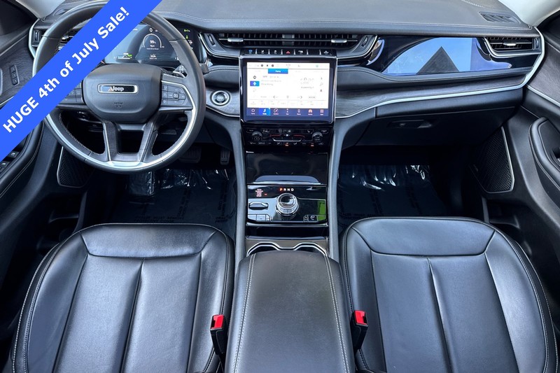 Jeep Grand Cherokee 4xe Vehicle Full-screen Gallery Image 13
