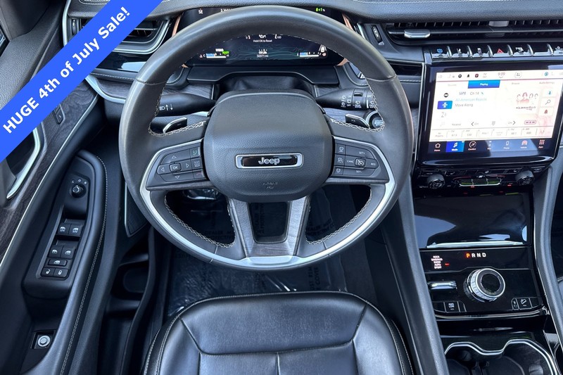 Jeep Grand Cherokee 4xe Vehicle Full-screen Gallery Image 14