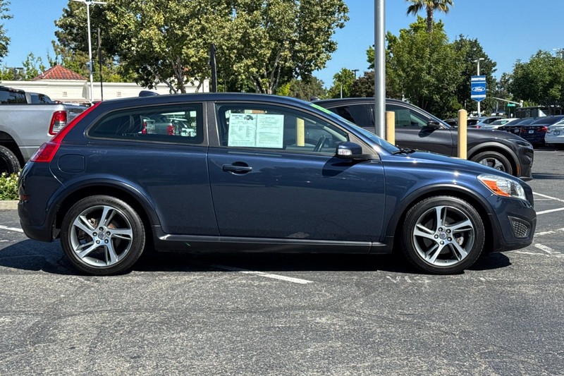Volvo C30 Vehicle Full-screen Gallery Image 03
