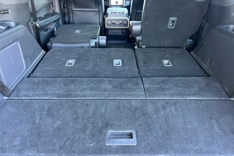 Ford Expedition Vehicle Full-screen Gallery Image 16