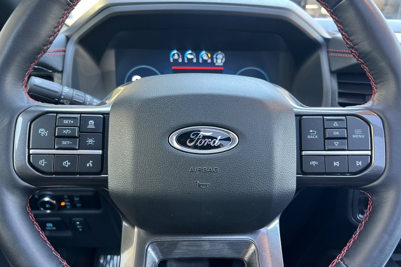 Ford Expedition Vehicle Full-screen Gallery Image 25
