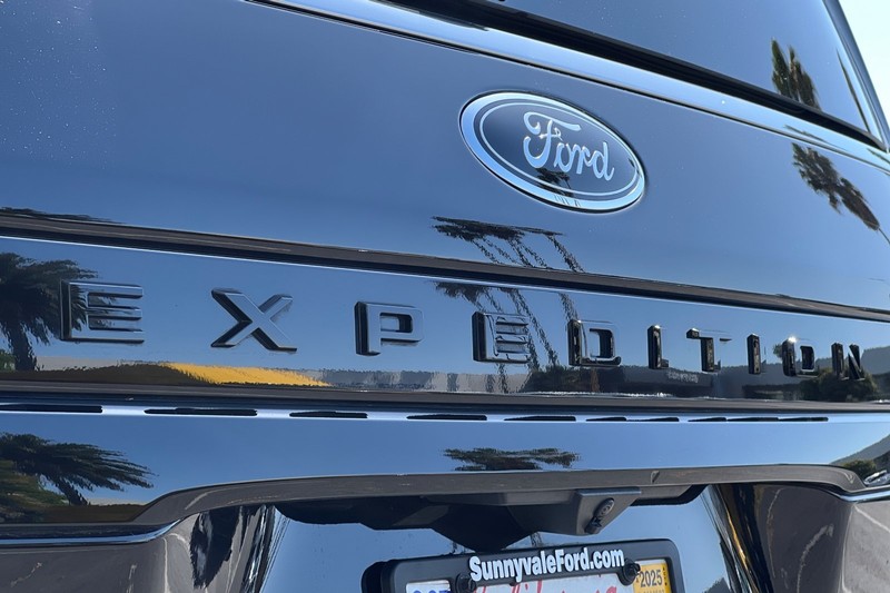 Ford Expedition Vehicle Full-screen Gallery Image 29