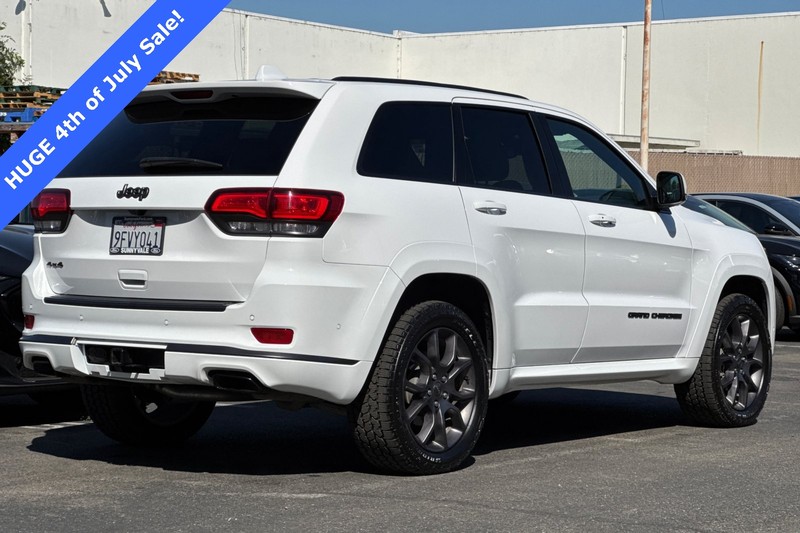 Jeep Grand Cherokee Vehicle Full-screen Gallery Image 04