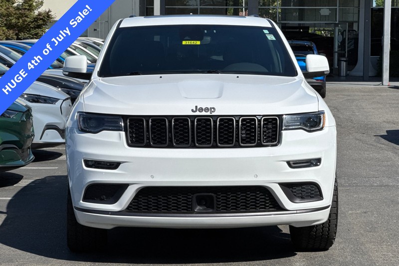 Jeep Grand Cherokee Vehicle Full-screen Gallery Image 09
