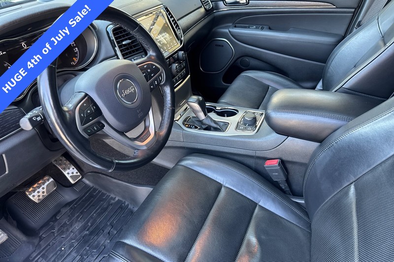 Jeep Grand Cherokee Vehicle Full-screen Gallery Image 10