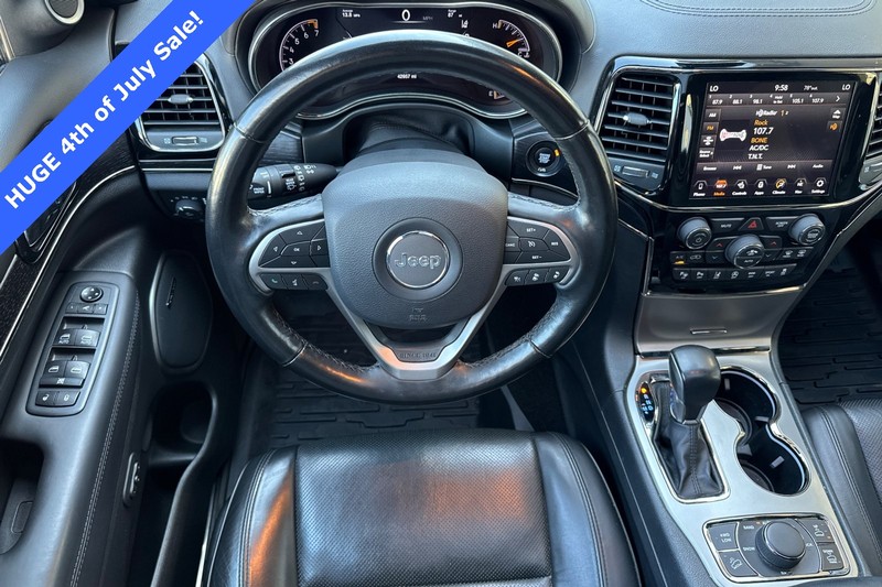 Jeep Grand Cherokee Vehicle Full-screen Gallery Image 14