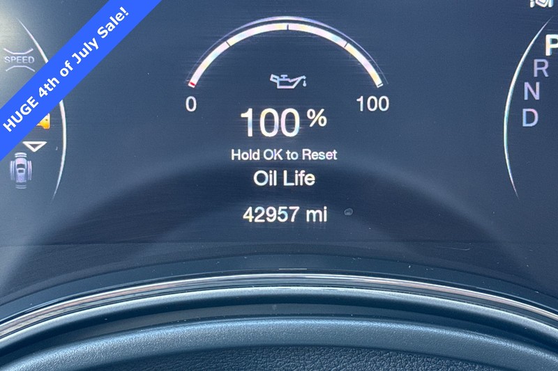Jeep Grand Cherokee Vehicle Full-screen Gallery Image 26