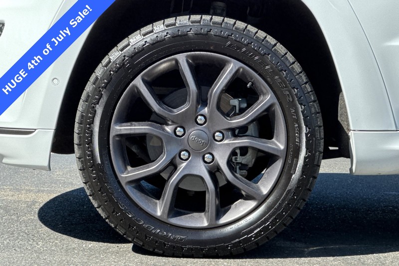 Jeep Grand Cherokee Vehicle Full-screen Gallery Image 27
