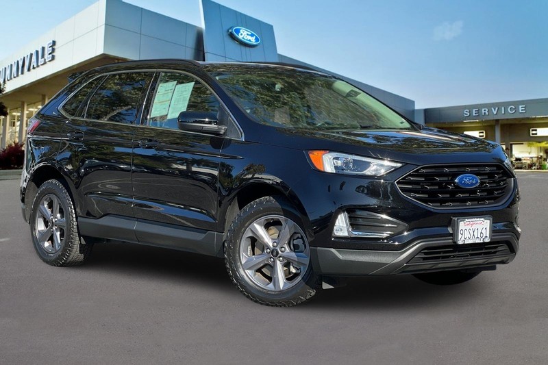 Ford Edge Vehicle Full-screen Gallery Image 02