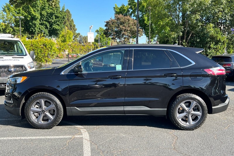 Ford Edge Vehicle Full-screen Gallery Image 08