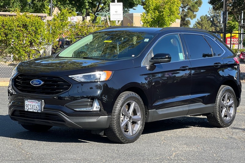 Ford Edge Vehicle Full-screen Gallery Image 09