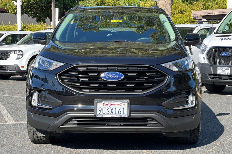 Ford Edge Vehicle Full-screen Gallery Image 10