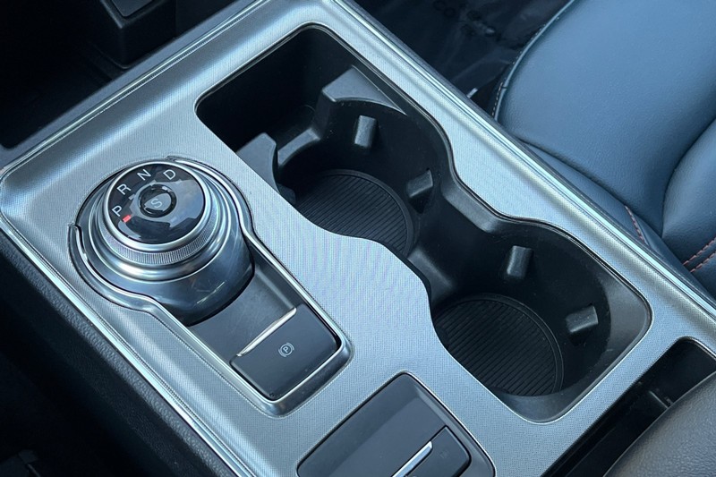 Ford Edge Vehicle Full-screen Gallery Image 21