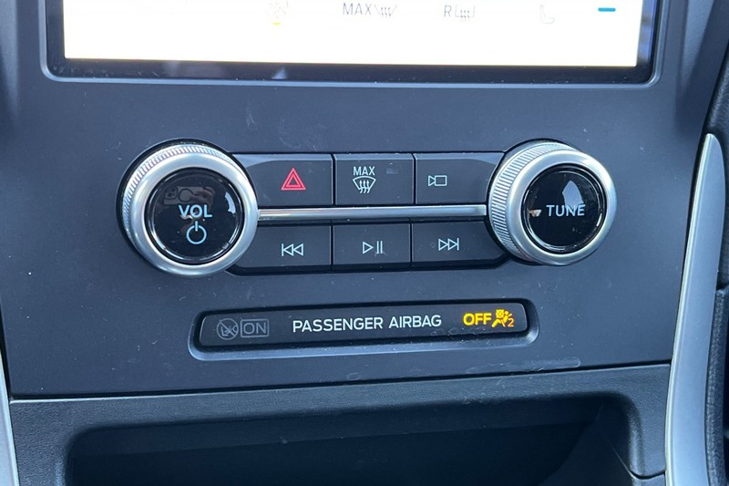 Ford Edge Vehicle Full-screen Gallery Image 22