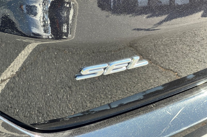 Ford Edge Vehicle Full-screen Gallery Image 28